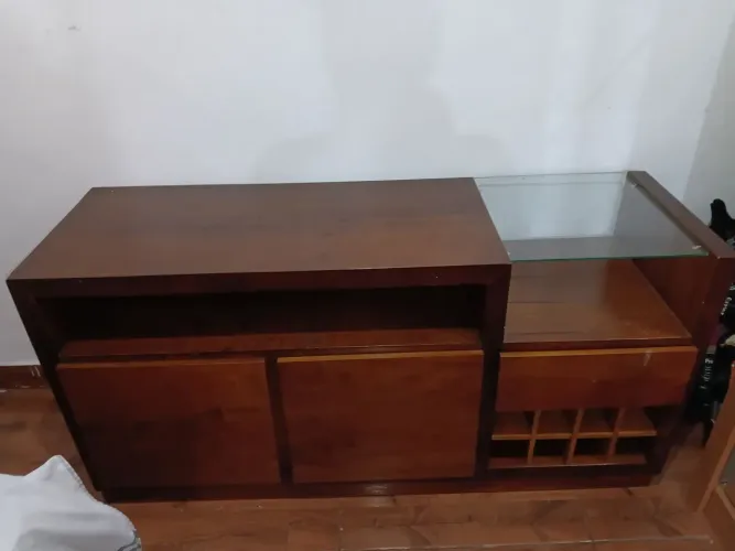 Rack Buffet Aparador em Madeira com Adega e Tampo de Vidro
