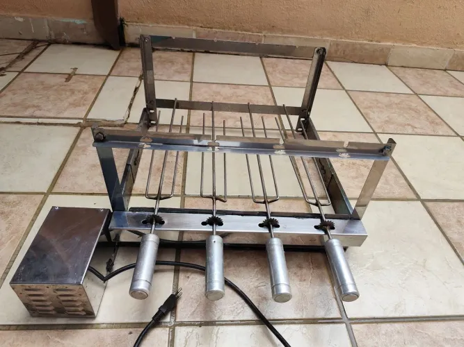 Grill Inox 4 espetos giratório.