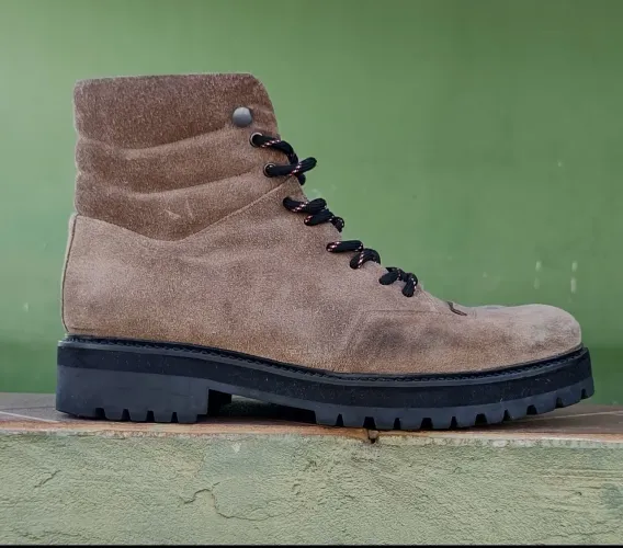 Bota Louie