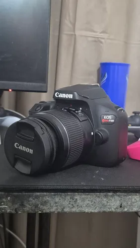 Canon T100