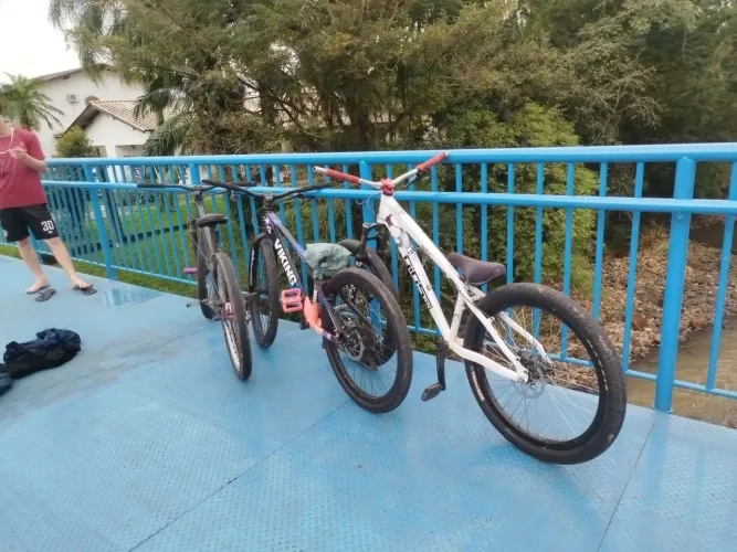 Bike semi nova pra venda 