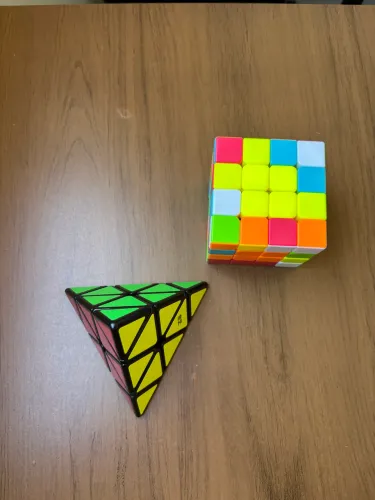 Cubo magico 4x4 e triangulo magico profissional 