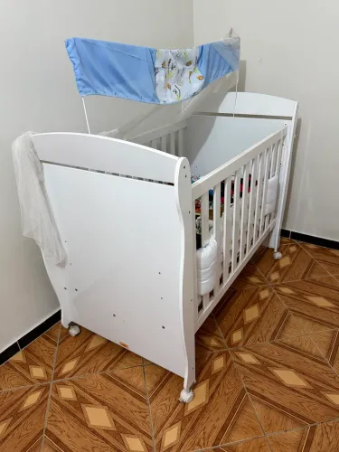 VENDO BERÇO PEROBA JUNIOR AMERICANO BRANCO
