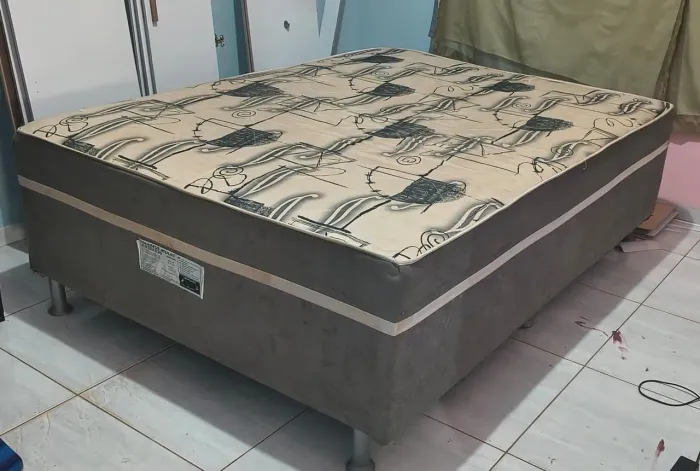 Cama Box Queen