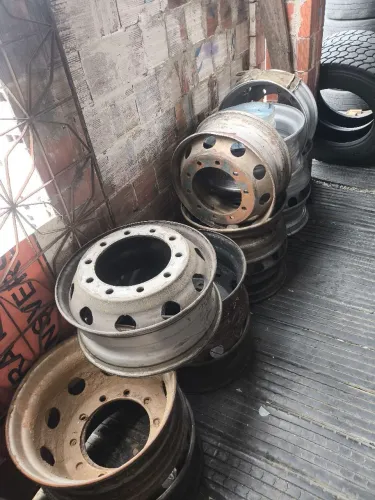 Rodas (aros) para caminhões de carga 295 e 275