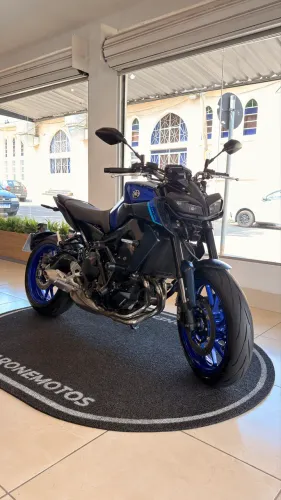 YAMAHA MT-09 2025 DISPONIVEL