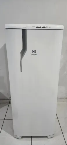 Geladeira Electrolux RE31 240 litros