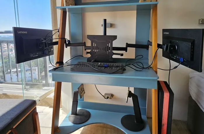Suporte articulado Triplo Notebook e 2 Monitores de Mesa 13 a 27 - Brasforma