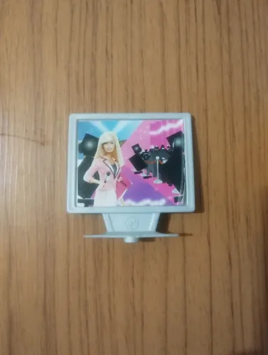 Televisão da casa de férias da Barbie para reposição 