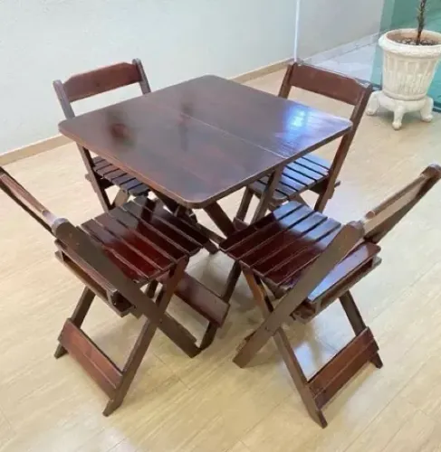 Jogo de mesa e cadeira de madeira(Carvalho )