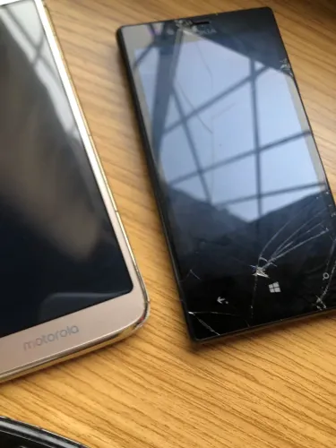 Celulares para retirada de peças