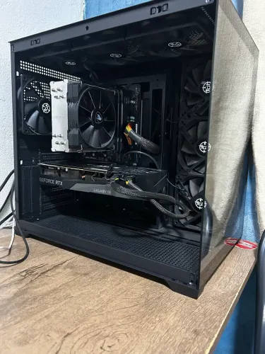 GABINETE GAMER MANCER CV500L MID TOWER LATERAL DE VIDRO + 7 FANS TGT