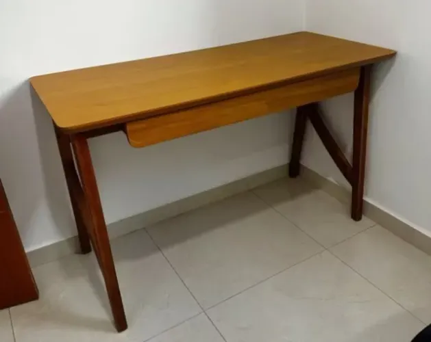 Vendo escrivaninha Taurus