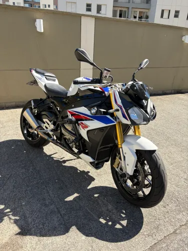 BMW S1000R 2014 - 37.000 km - IMPECÁVEL