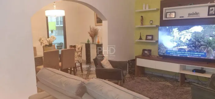 obrado Espaçoso com Suíte, Closet e Garagem para 5 Carros no Terra Nova II - SBCampo -SP.