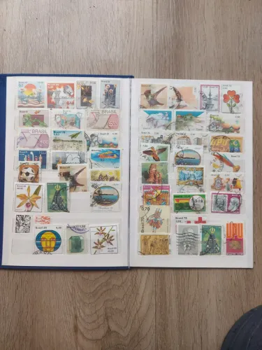 Coleção Exclusiva: 104 Selos Antigos + Álbum Capa Dura