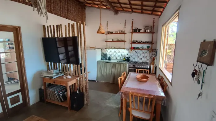 Linda casa a 50 metros da praia, muito ventilada, praia lindíssima!