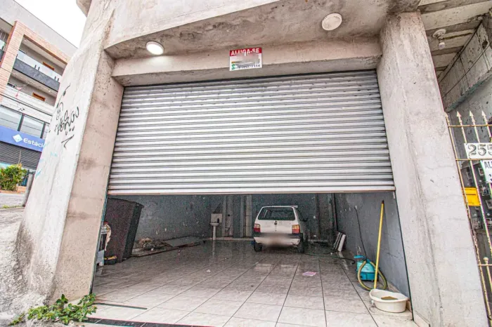 Galpão na Rua Habenárias, 255 80 m²