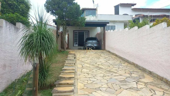 EXCELENTE CASA COM PISCINA NA VILA SUÍSSA / ACEITA PERMUTA