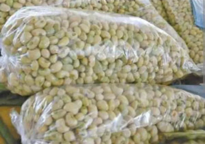 Vendo feijão verde o kilo 25 reais 