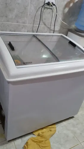 Vendo Freezer horizontal em ótimo estado