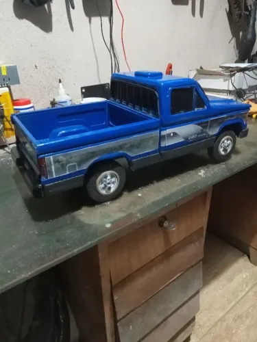 Miniatura de carro madeira