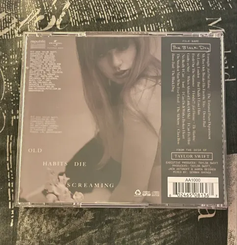 CD TAYLOR SWIFT - THE TORTURED POETS DEPARTMENT + BONUS TRACK "THE BLACK DOG" - INPORTADO