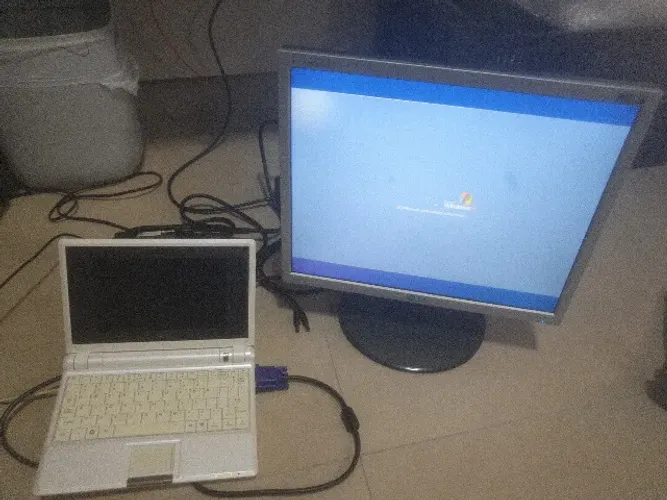 Eee PC 4G - Defeito na Tela