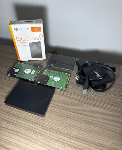 KIT SSD + HDS 1TB + HD EXTERNO SEAGATE + CASE USB