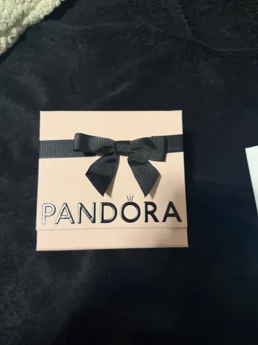 Anel solitário banhado a ouro ( PANDORA )