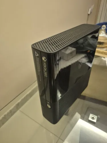 Xbox 360 com kinect, jogos físicos e no HD