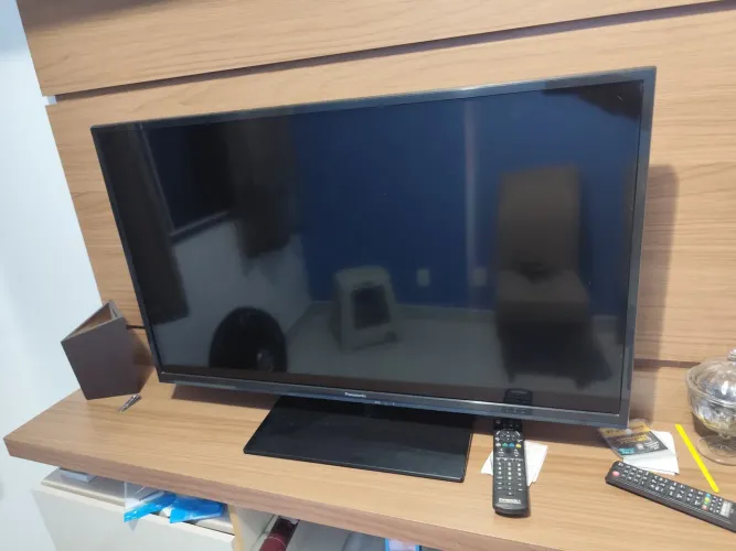 TV Panasonic 39" LED - Impecável (Funcionando Perfeitamente) + Controle