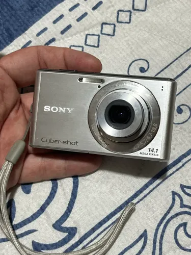 Câmera Dígital Sony Cyber-Shot  Modelo DSC-w530