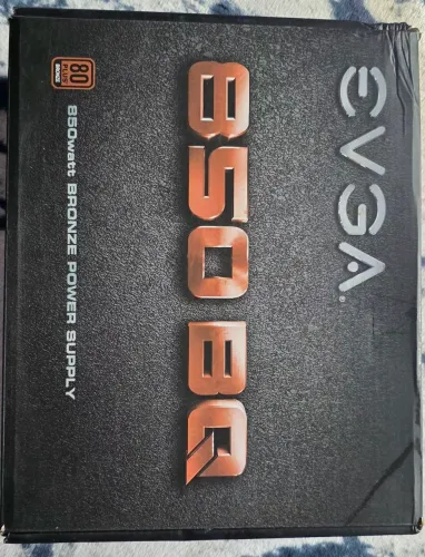 Fonte EVGA 850BQ em excelente estado de conservação.