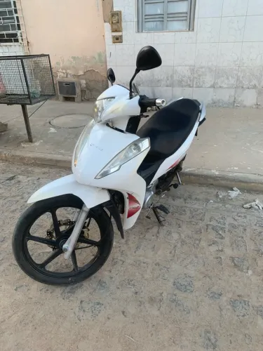 Moto avelloz az1 2021 