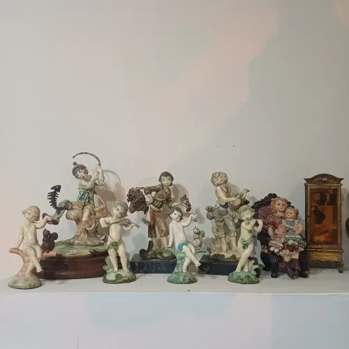 Lote escultura em resina Itáliana