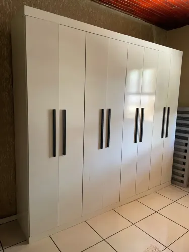 Vendo guarda roupa 8 portas R$ 500,00