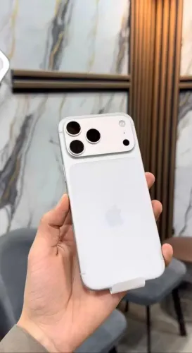 iPhone 17 Pro Max Branco 256GB Deslumbrantemente Elegante 