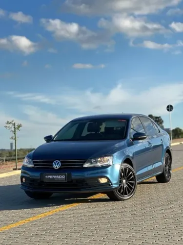 Volkswagen Jetta Comfortline 1.4 TSI 16V 4P Aut. 2017