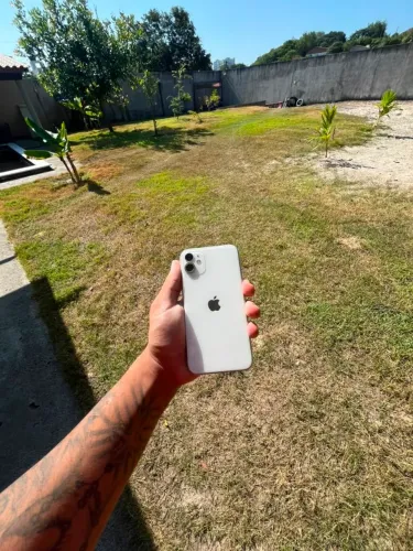 iPhone 11