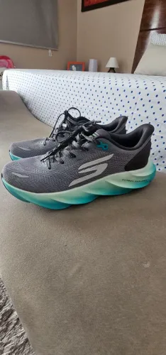 Tenis skechers corrida 