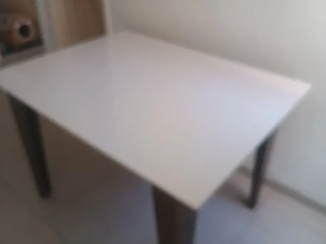 Vende-se mesa tampo de vidro