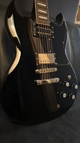 Guitarra sg como nova e garantia 