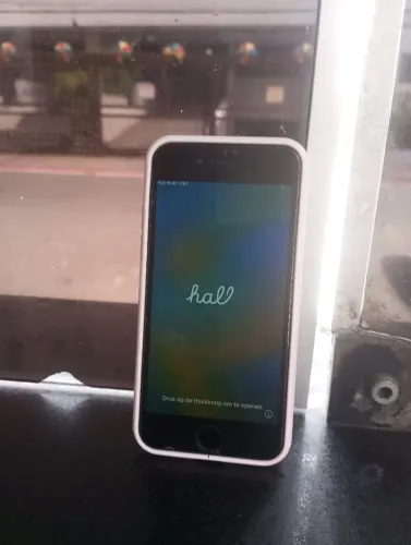 iPhone 7 tudo certo funcionando normal só não carregador 64gb de memória interno