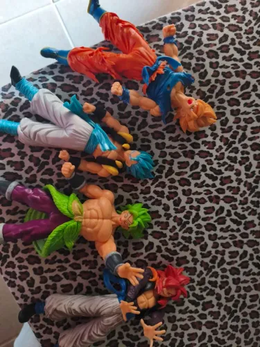 Bonecos dragon ball