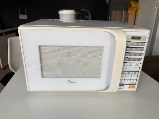 Microondas 110 v 30 litros de capacidade (entrego ) 