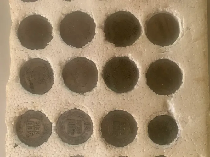 Vendo coleção de 50 moedas antigas,incluindo réis, cruzeiros,cruzados e centavos de 1975