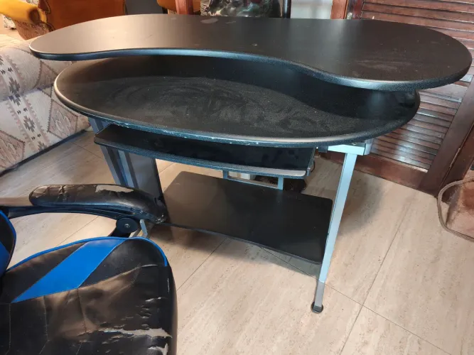 Cadeira e mesa para jogo