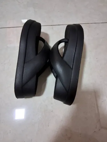 Vendo chinelo nuvem nr 35/36. 70 reais consigo entregar no autozone na zona leste. 