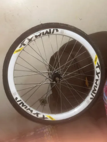?Roda Dianteira E traseira, Aro 26 Vzan Vmaxx DH Branca Completa com Pneu